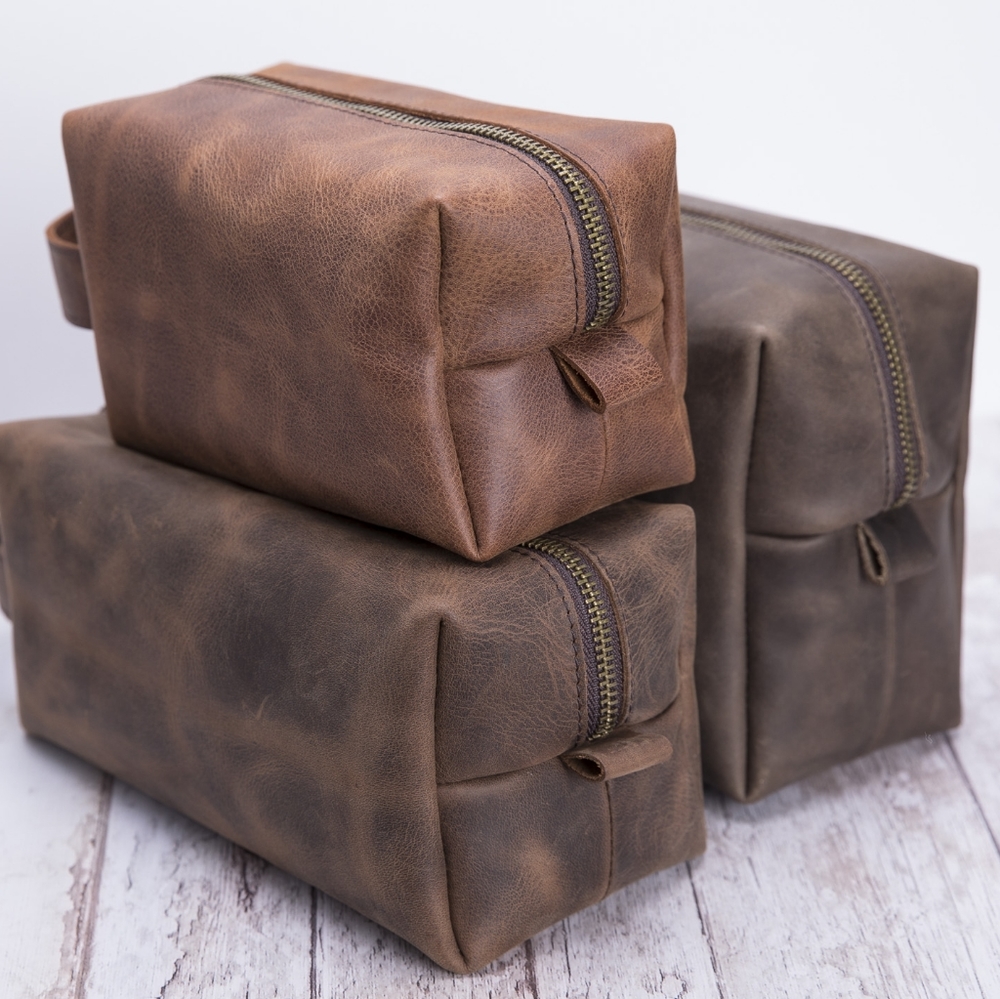 SOLD OUT! Leather Dopp Kit Makeup Bag Large - Picture 2 of 8